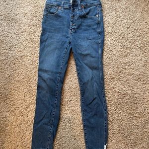 Madewell 10” High Rise Skinny with raw hem size 27P (petite)